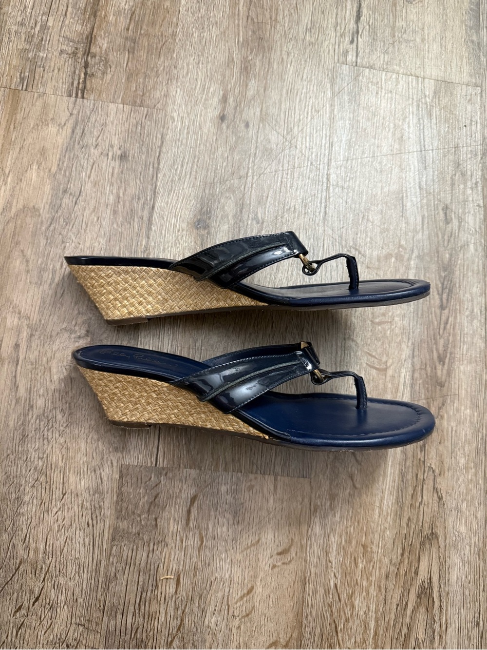 Lilly Pulitzer Navy Patent Wedge Thong Sandals with Gold Ring Accent - Picture 4 of 13